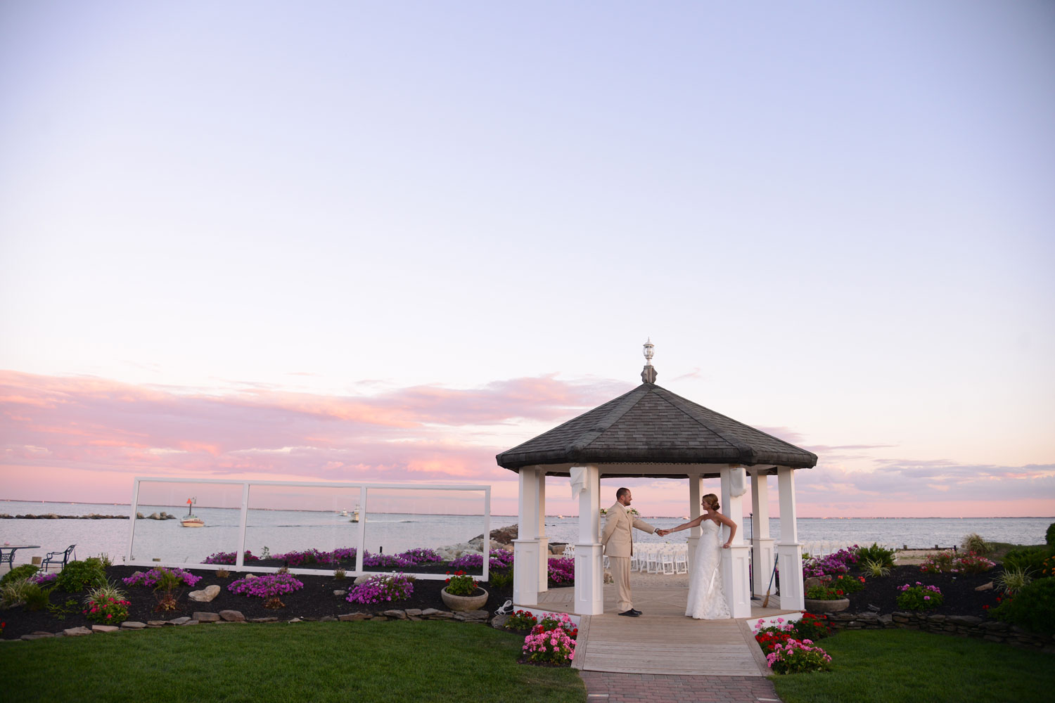 Photo: Wedding Ceremony Waterfront